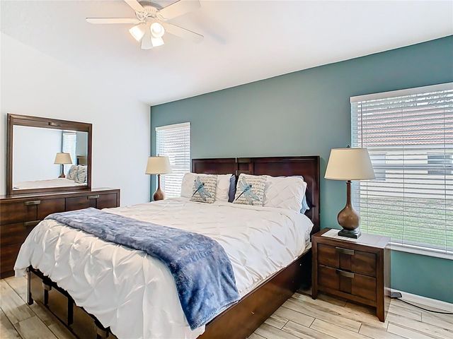 512 VIOLA DR, Davenport, FL 33837