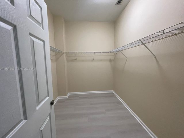 511 SW 18th Ave 1, Fort Lauderdale, FL 33312