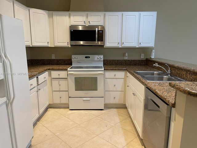 511 SW 18th Ave 1, Fort Lauderdale, FL 33312