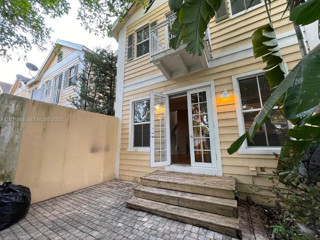 511 SW 18th Ave 1, Fort Lauderdale, FL 33312