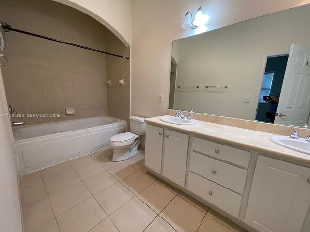 511 SW 18th Ave 1, Fort Lauderdale, FL 33312