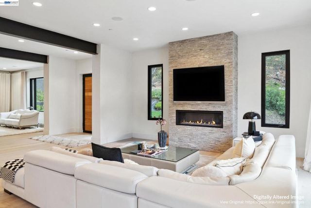 3 West Cir, Oakland, CA 94611