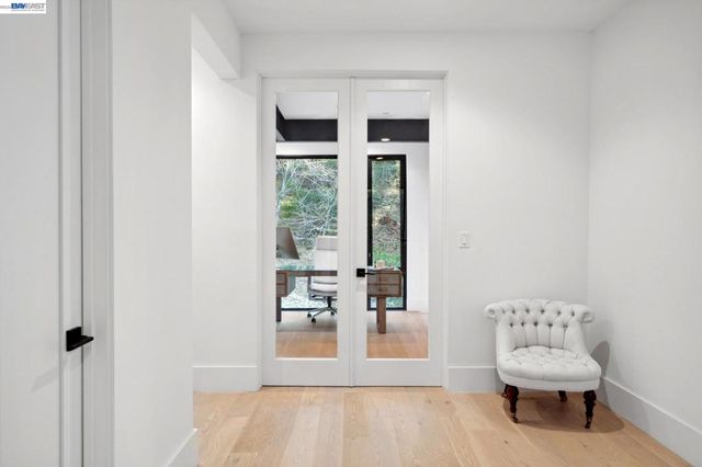 3 West Cir, Oakland, CA 94611