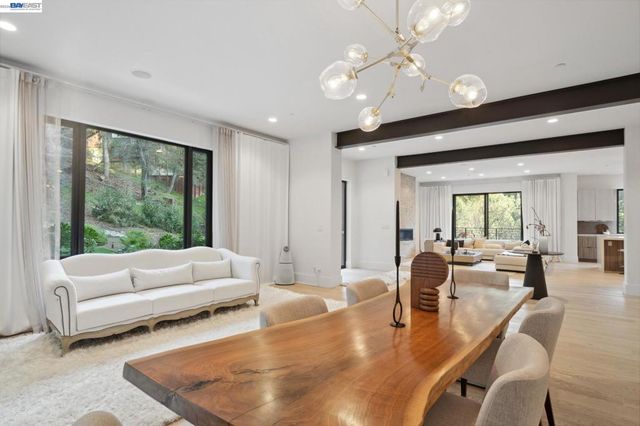 3 West Cir, Oakland, CA 94611