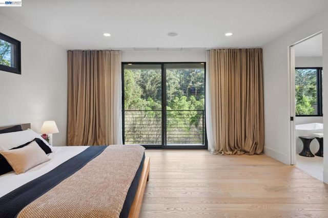 3 West Cir, Oakland, CA 94611