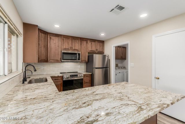 2215 W STRAFORD Drive, Chandler, AZ 85224