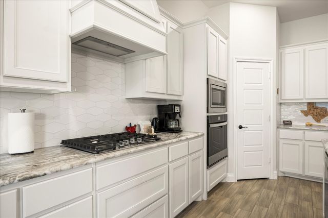 509 River Bank Court, Granbury, TX 76049