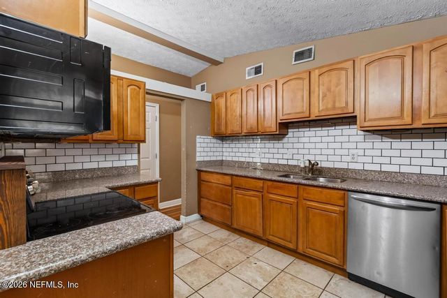 7020 N COTILLION Road N, Jacksonville, FL 32211