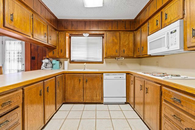 1749 CR 3225, Mount Pleasant, TX 75455