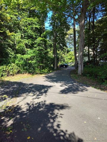 3 Cedar Ln Extension, Norwich, CT 06360