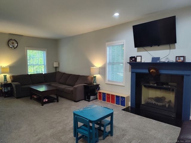3 Cedar Ln Extension, Norwich, CT 06360
