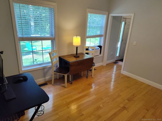3 Cedar Ln Extension, Norwich, CT 06360