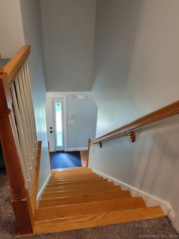 3 Cedar Ln Extension, Norwich, CT 06360