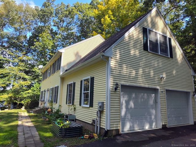 3 Cedar Ln Extension, Norwich, CT 06360