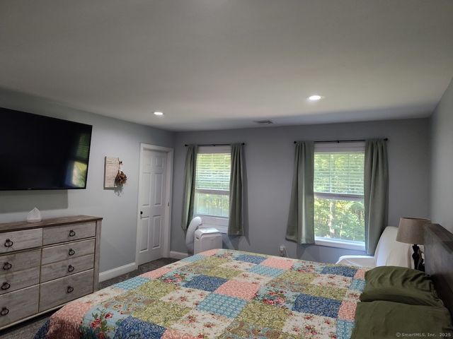 3 Cedar Ln Extension, Norwich, CT 06360