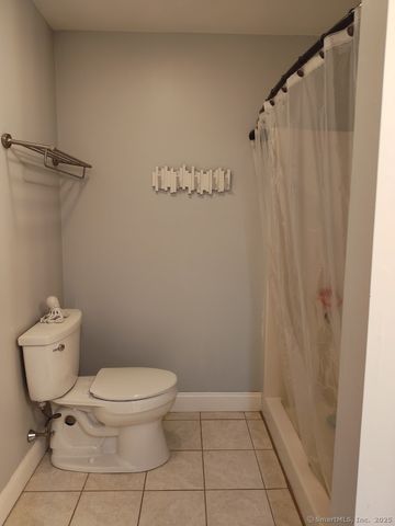 3 Cedar Ln Extension, Norwich, CT 06360