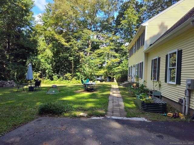 3 Cedar Ln Extension, Norwich, CT 06360