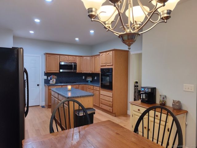 3 Cedar Ln Extension, Norwich, CT 06360