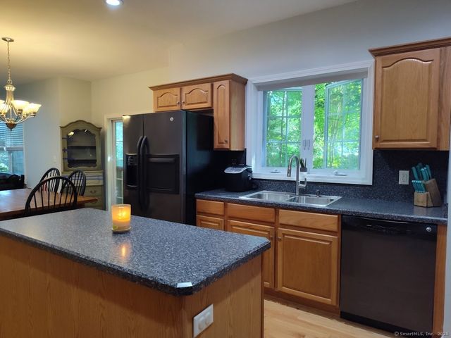 3 Cedar Ln Extension, Norwich, CT 06360