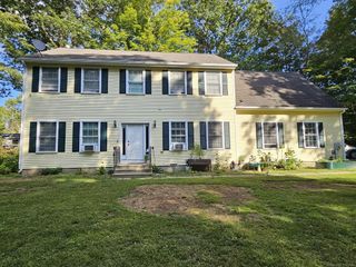 3 Cedar Ln Extension, Norwich, CT 06360