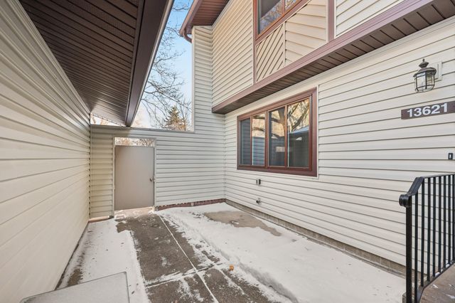 13621 Heather Hills Drive, Burnsville, MN 55337