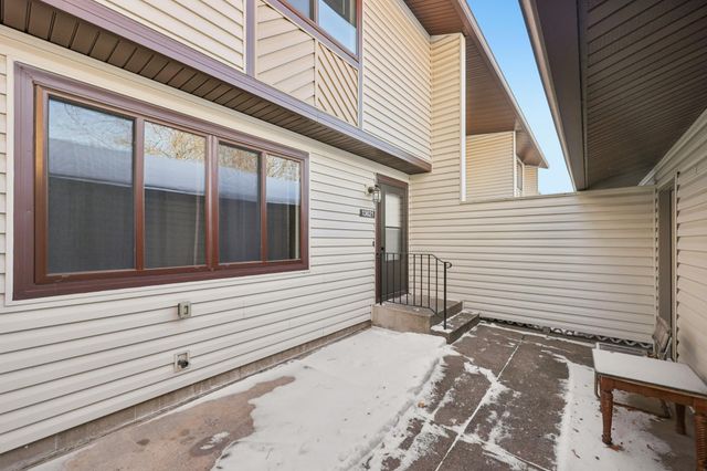 13621 Heather Hills Drive, Burnsville, MN 55337