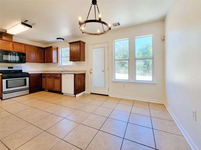 7400 Muffin DR, Austin, TX 78724
