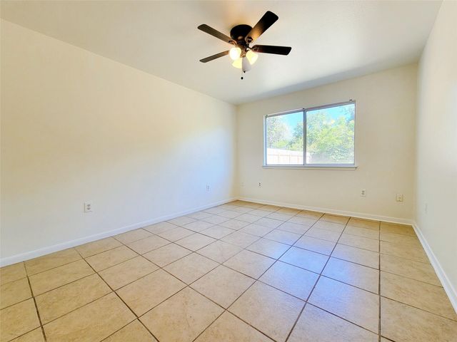 7400 Muffin DR, Austin, TX 78724