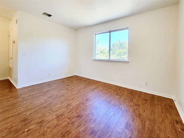 7400 Muffin DR, Austin, TX 78724