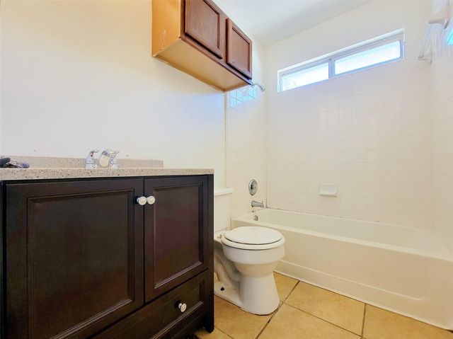7400 Muffin DR, Austin, TX 78724