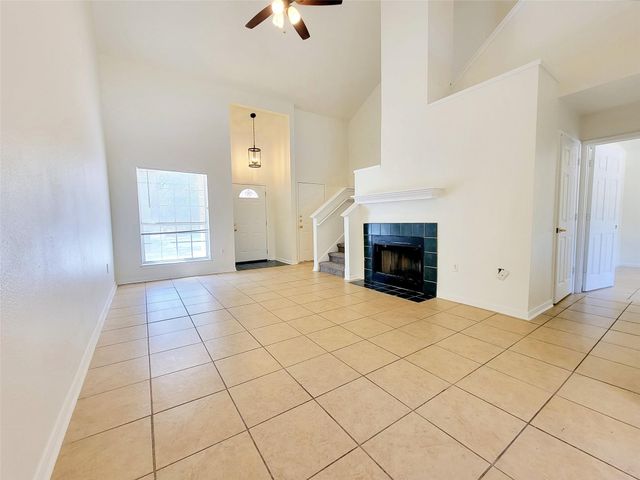 7400 Muffin DR, Austin, TX 78724