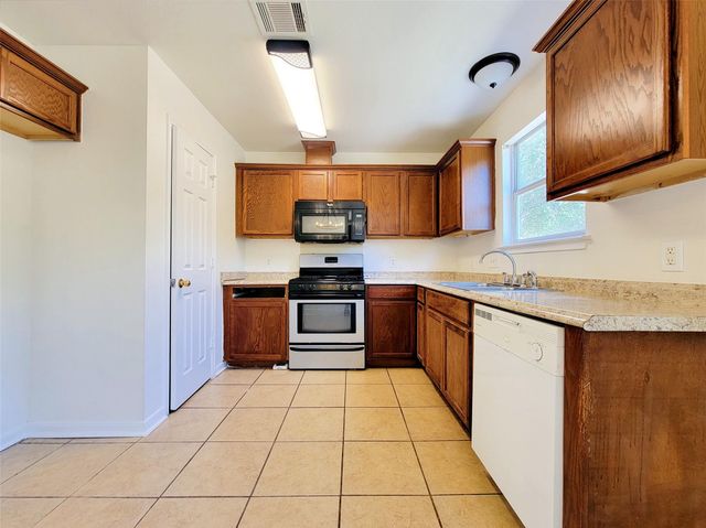 7400 Muffin DR, Austin, TX 78724