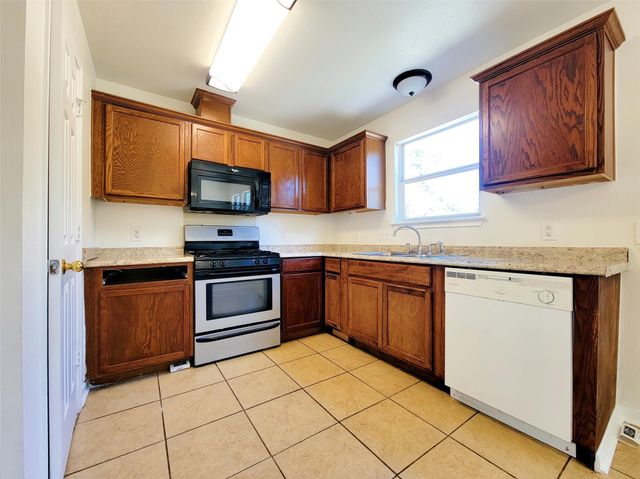 7400 Muffin DR, Austin, TX 78724