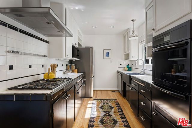 4900 Glenalbyn Drive, Los Angeles, CA 90065