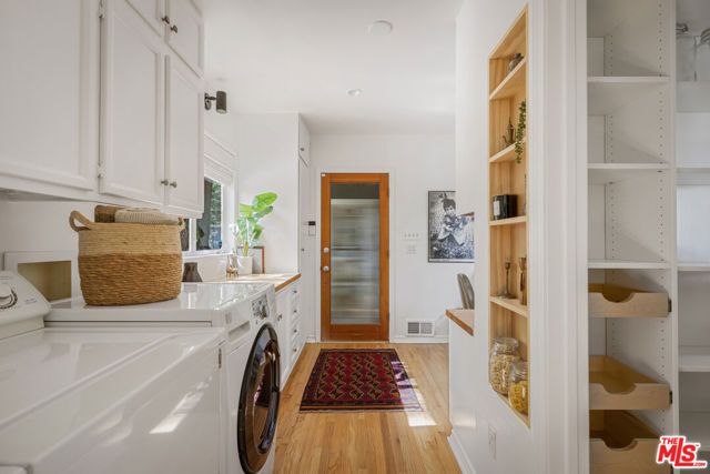 4900 Glenalbyn Drive, Los Angeles, CA 90065