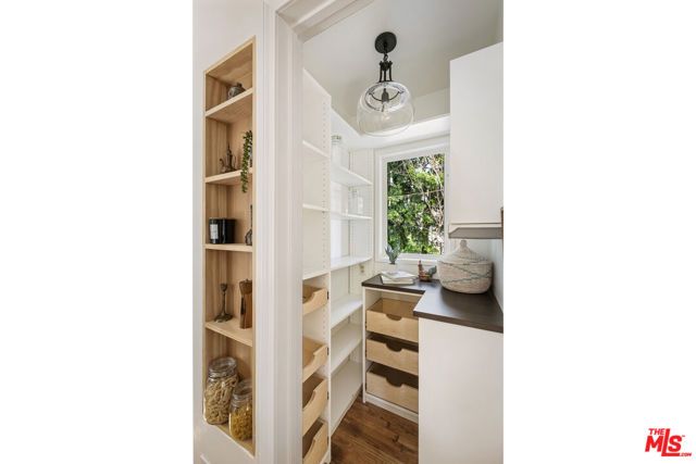 4900 Glenalbyn Drive, Los Angeles, CA 90065