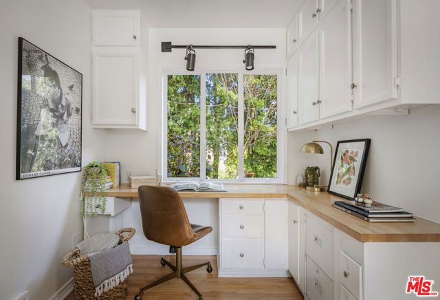 4900 Glenalbyn Drive, Los Angeles, CA 90065