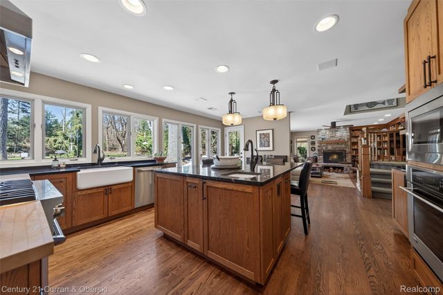 6130 Idlewyle Road, Bloomfield Hills, MI 48301