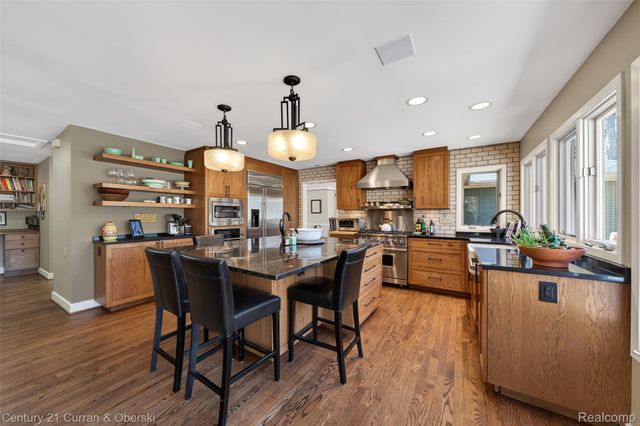 6130 Idlewyle Road, Bloomfield Hills, MI 48301