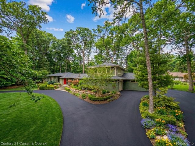 6130 Idlewyle Road, Bloomfield Hills, MI 48301