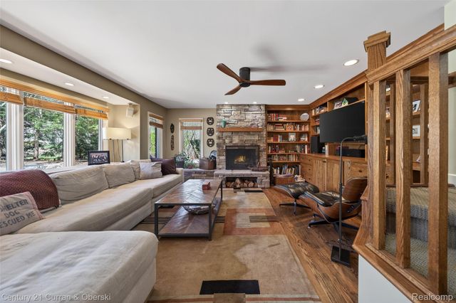 6130 Idlewyle Road, Bloomfield Hills, MI 48301