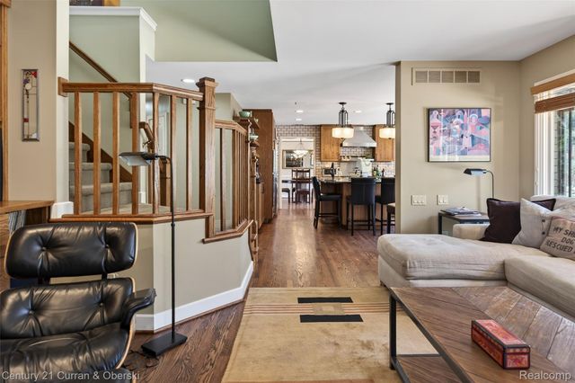 6130 Idlewyle Road, Bloomfield Hills, MI 48301