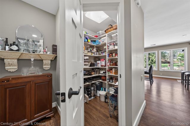 6130 Idlewyle Road, Bloomfield Hills, MI 48301