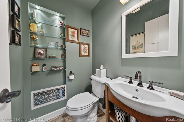 6130 Idlewyle Road, Bloomfield Hills, MI 48301