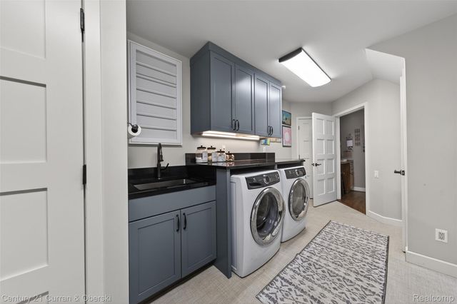 6130 Idlewyle Road, Bloomfield Hills, MI 48301