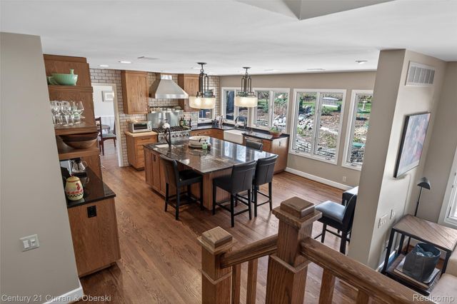 6130 Idlewyle Road, Bloomfield Hills, MI 48301