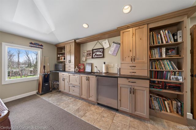 6130 Idlewyle Road, Bloomfield Hills, MI 48301