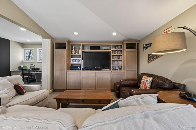 6130 Idlewyle Road, Bloomfield Hills, MI 48301