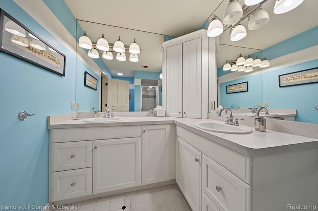 6130 Idlewyle Road, Bloomfield Hills, MI 48301