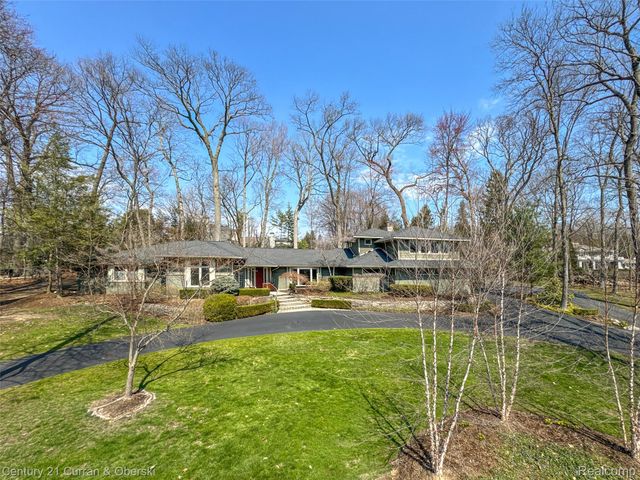 6130 Idlewyle Road, Bloomfield Hills, MI 48301